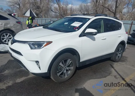 2017 Toyota Rav4 Xle z USA, uszkodzony, nr VIN JTMRFREV0HD214375